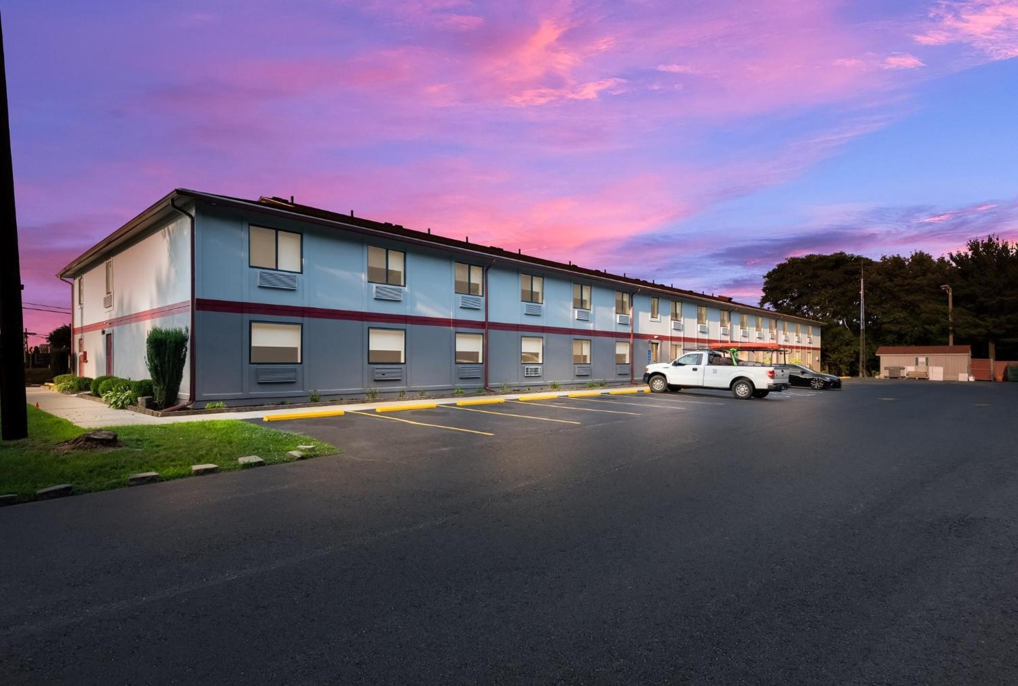Red Roof Inn & Suites Vineland - Buena Buitenkant foto